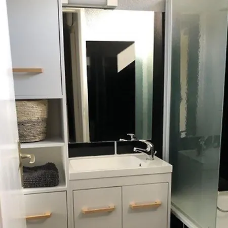 Holiday Home Number 13 In Signy Le Petit With Bubble Bath Swimming Pool * Signy-le-Petit