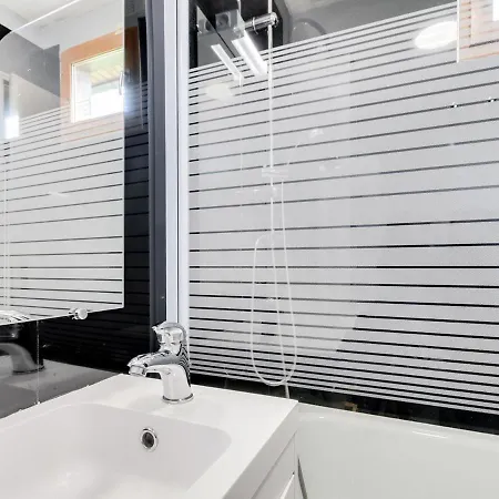 Holiday Home Number 13 In Signy Le Petit With Bubble Bath Swimming Pool Semesterbostad